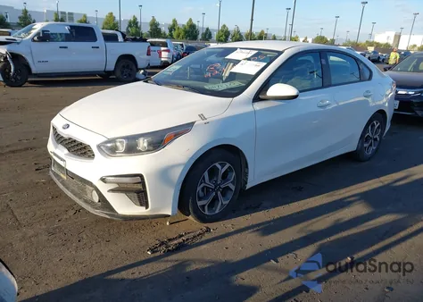 2021 Kia Forte Lxs z USA, uszkodzony, nr VIN 3KPF24AD9ME279216